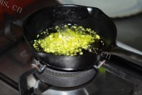鲍鱼蒸粉丝做法图解8)