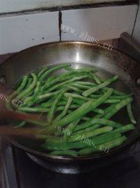 「家有大厨」炒豆角做法图解1)