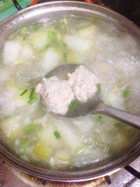 香鲜至极的肉丸冬瓜汤