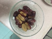 美味的红枣银耳羹做法图解1)