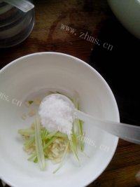 易做的金针菇拌黄瓜做法图解6)