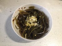 回味无穷的凉拌海带丝做法图解9)