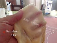 香气浓郁的毛毛虫面包做法图解5)