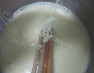 鸡蛋豆沙卷做法图解3)