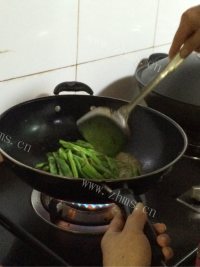 家常菜炒四季豆做法图解5)