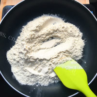 可口的蟹壳黄烧饼做法图解6)