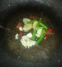 美味的香辣鸡翅根做法图解2)