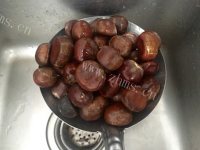 美味糖炒栗子电饭煲版做法图解1)