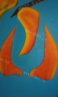 美味的小海狮水果拼盘做法图解3)