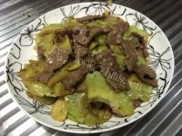 美味的豆豉苦瓜炒牛肉做法图解9)