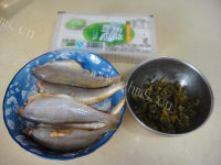 雪菜豆腐黄鱼汤做法图解1)