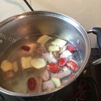 美味的冬瓜排骨汤做法图解7)