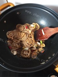 家常菜酸辣藕片做法图解6)