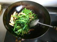 简单的芹菜炒豆干做法图解4)