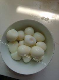 美味的可乐鹌鹑蛋做法图解2)