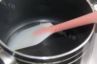 美味的葡萄气泡果冻做法图解4)