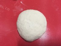 美味的香肠蔬菜披萨做法图解2)