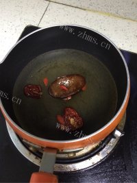 美味的红糖米酒煮蛋做法图解6)