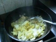 滋补的素炒白菜做法图解3)
