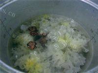雪梨银耳瘦肉汤做法图解3)