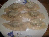 自己做的荠菜鸡蛋水饺