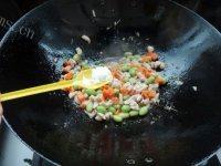 家常菜毛豆炒鸡丁做法图解7)