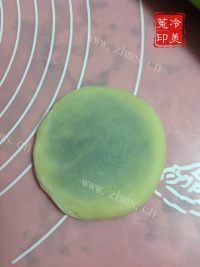 自制枣泥菊花酥做法图解27)