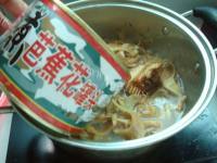 不错的美食红烧罐头煮芭蕉花做法图解7)
