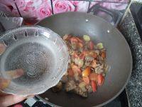 家常土豆烧羊肉做法图解7)