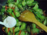 家常菜虾皮炒丝瓜做法图解10)