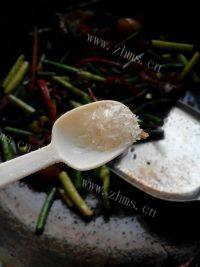 家常菜五花肉炒蒜薹做法图解11)