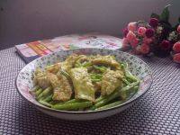 家常菜蒜苔炒鸡蛋