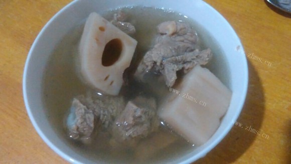 回味无穷的藕炖排骨