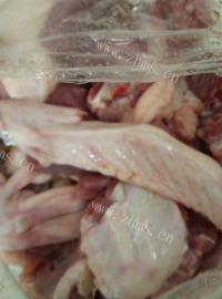 特色美食芋头焖鸭做法图解1)