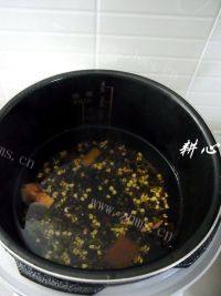 可口的红豆绿豆薏米糖水做法图解3)