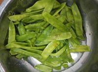 家常菜蒜香荷兰豆做法图解1)