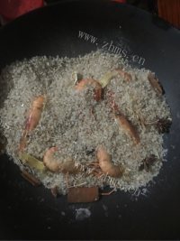 美味的盐焗大虾做法图解5)