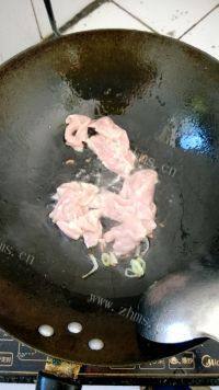家常菜金针菇炒肉片做法图解6)