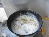 细腻鲜美奶汤鱼片做法图解10)