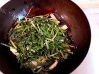 可口的韭菜炒腐竹的做法图解五