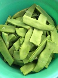 好吃的炒扁豆做法图解1)