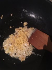 美味的蛋炒饭做法图解3)