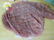 美味的菠萝咕老肉做法图解1)