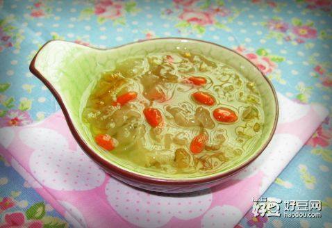 桃胶银耳羹