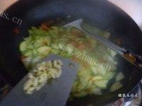 家常菜番茄西葫芦做法图解12)