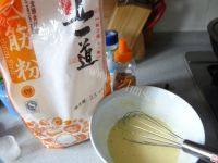 鸡蛋豆沙卷做法图解3)