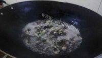 家常菜紫菜蛋花汤做法图解6)