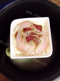 可口铁棍蒸腊肉做法图解3)