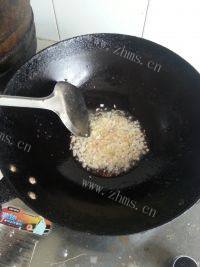 适量番茄虾做法图解5)