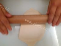 珍馐美味的毛毛虫面包做法图解3)